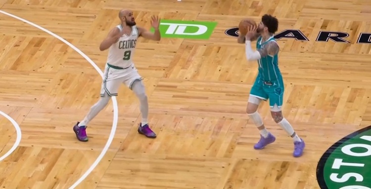 世界杯高清直播地址-险些回场！拉梅洛·鲍尔弧顶后撤步 超远三分洞穿篮心